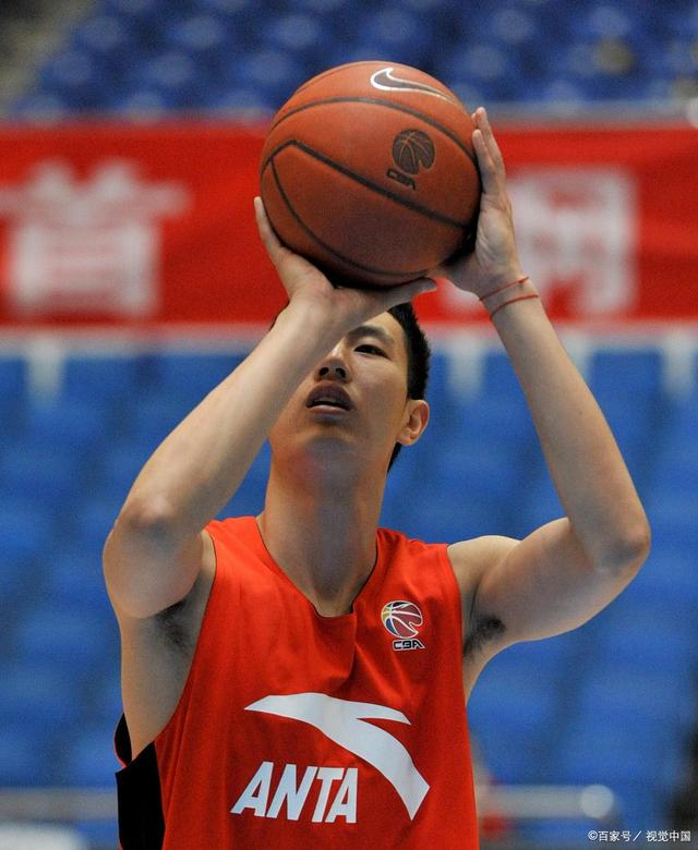 包含从冲刺阶段辽宁本钢调整名单以备足总杯到集结日尼斯调整名单以备社区盾，转折点密尔沃基雄鹿内部沟通的词条
